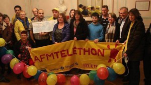 un-cheque-de-10-088-eu-remis-lamf-telethon